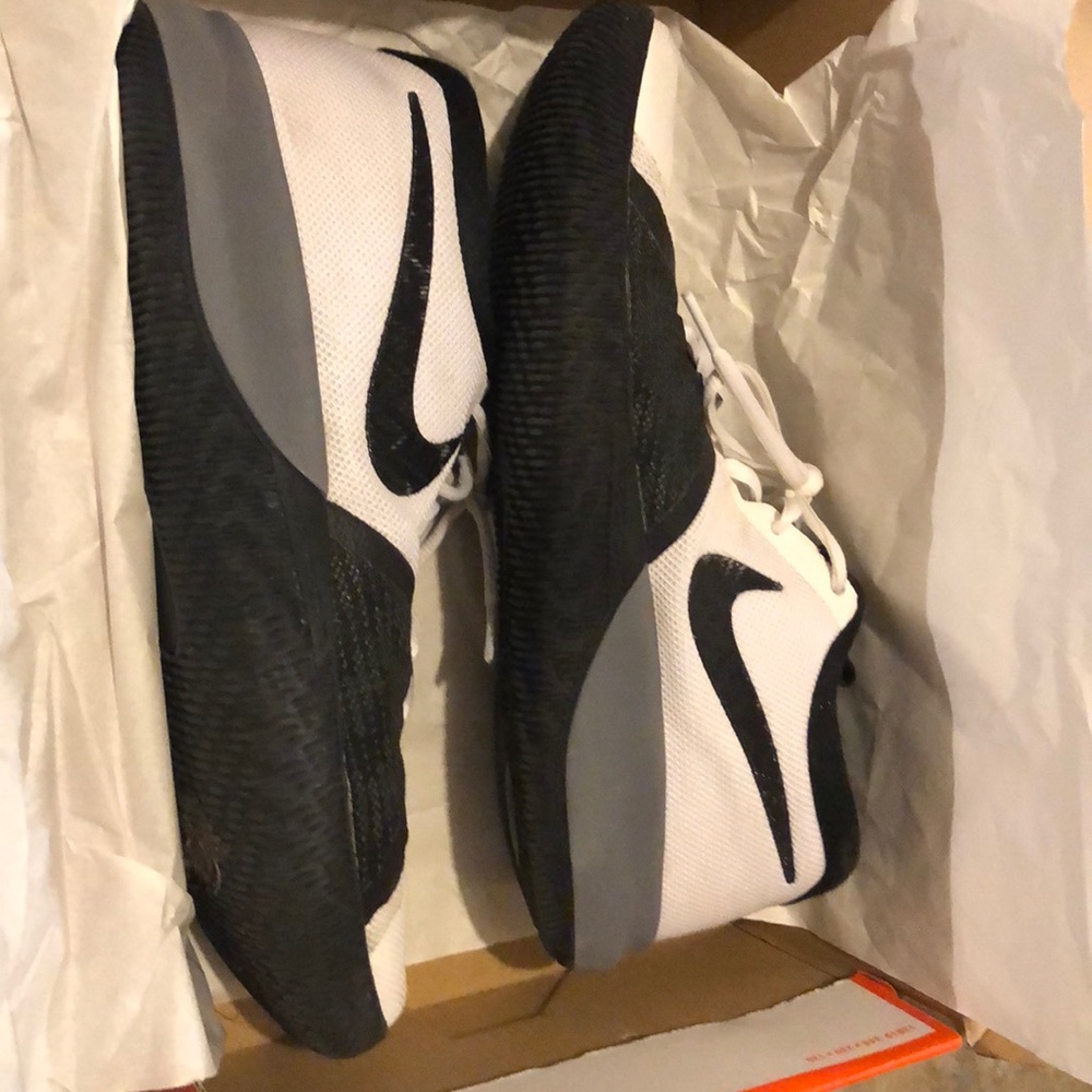 Nike Zoom Assersion Size (10.5)